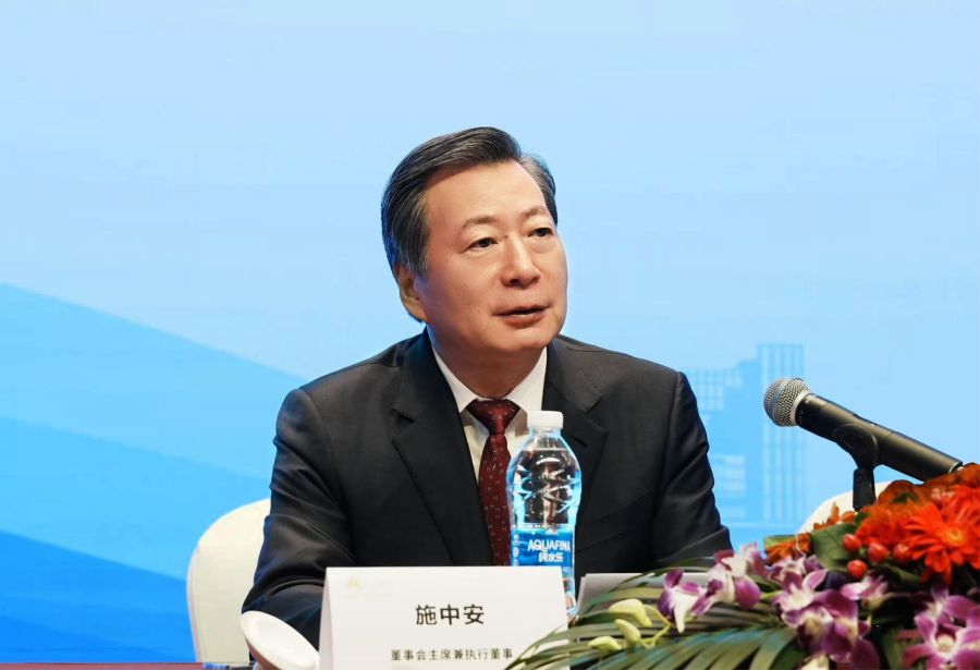 bevictor伟德董事局主席施中安&nbsp;发表讲话.jpg
